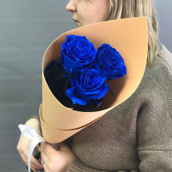 3 синих роз